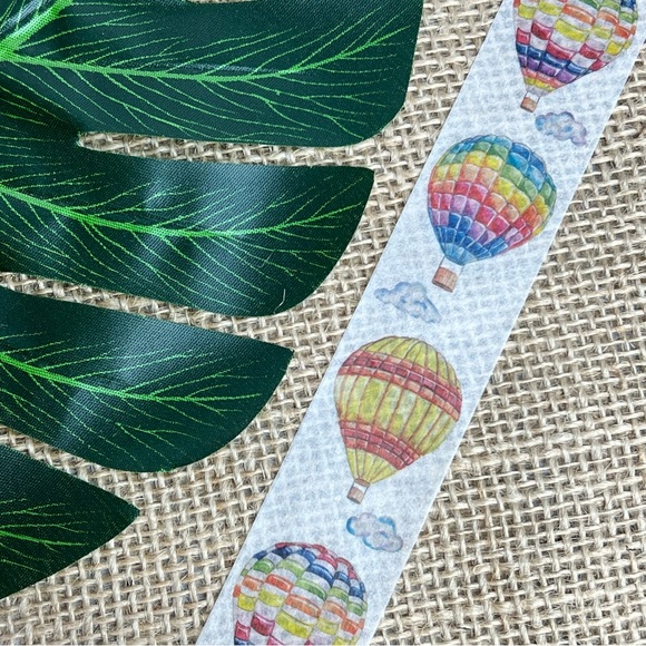Hot Air Balloon Festival, Rainbow Designed Balloons, 30mm Washi Tape, 1 Roll - Picture 5 of 13